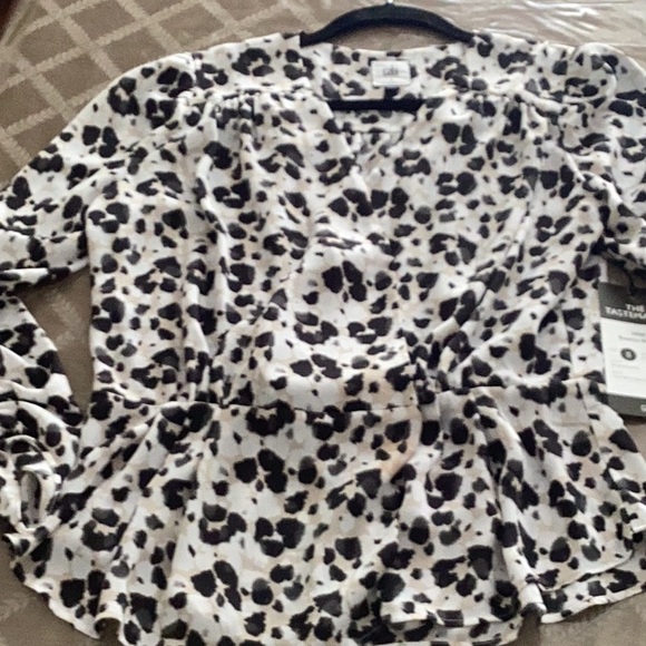 CABI 5898 Rosette Multicolor Leopard Print Long Sleeve Wrap Blouse Top Sz SMALL - Picture 1 of 6
